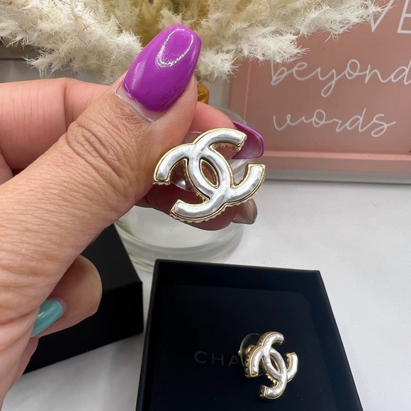 CHANEL White Enamel CC Stud Earrings - Picture 3 of 6
